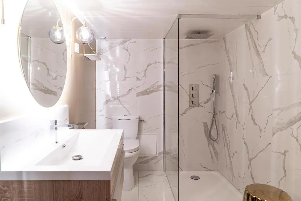 Suite Amalffi Lyon 0*,  France